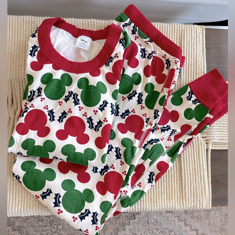 Women’s Hanna Andersson Green Red Mickey Pajamas